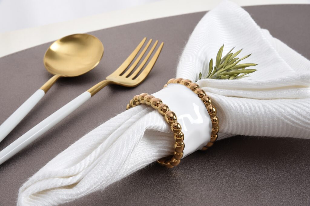 Salerno Gold Napkin Ring Set/4