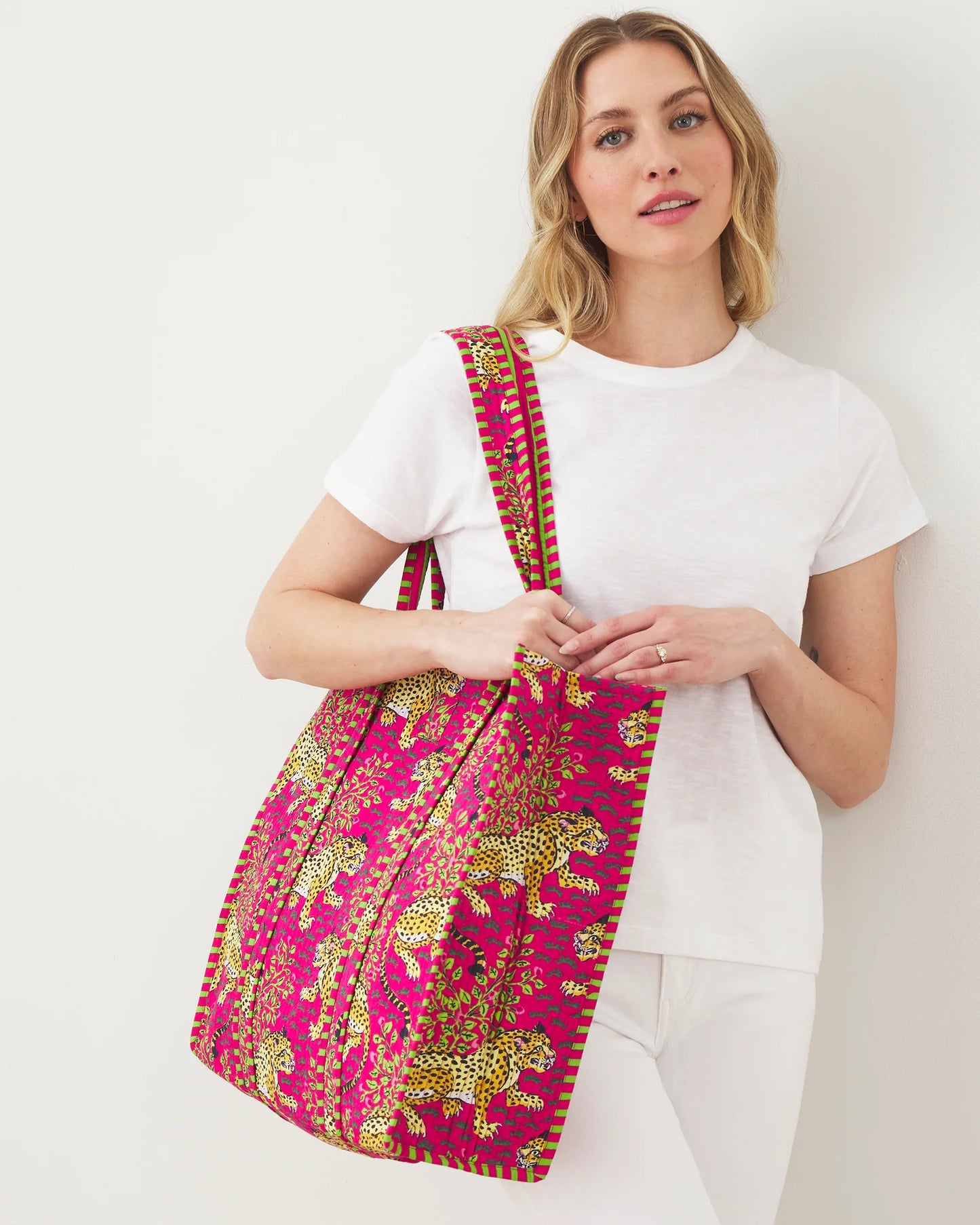The Traveler Tote - Hot Pink