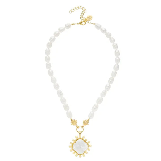 Clover on Pearl Neacklace
