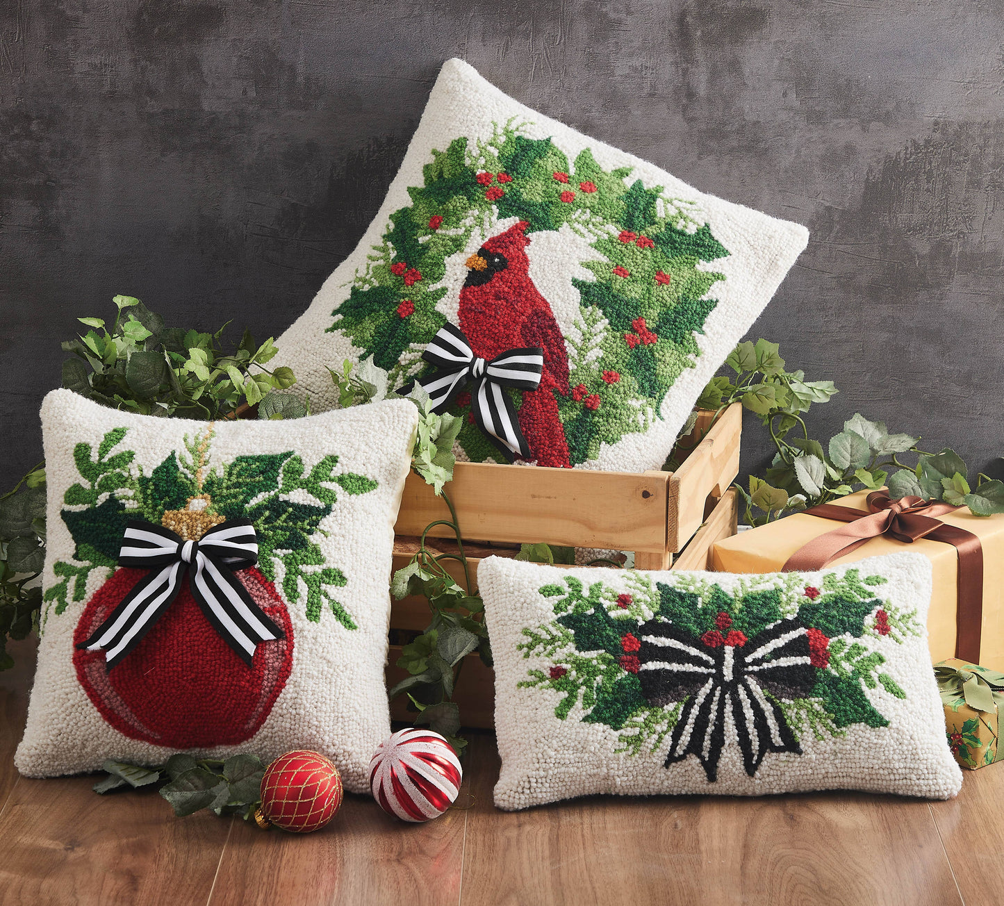 Cardinal w/Ribbon Hook Pillow
